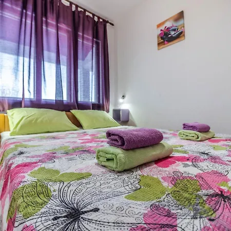 Apartament Vacation With Pool