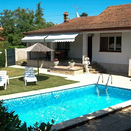 Vacation With Pool Apartment *