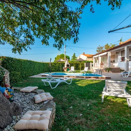 Vacation With Pool Apartament Loborika